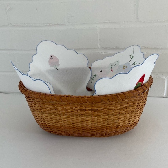 Vintage Linen Bread Roll Basket Liner - Bun Warmer - Strawberry Appliqués - Picture 2 of 7